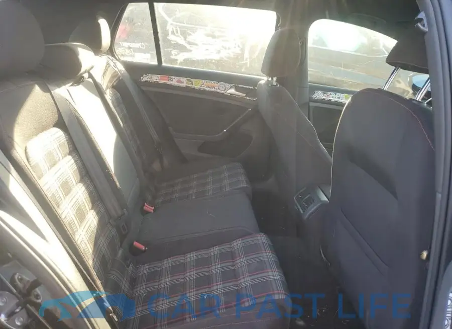3VW5T7AU0FM095282# 10