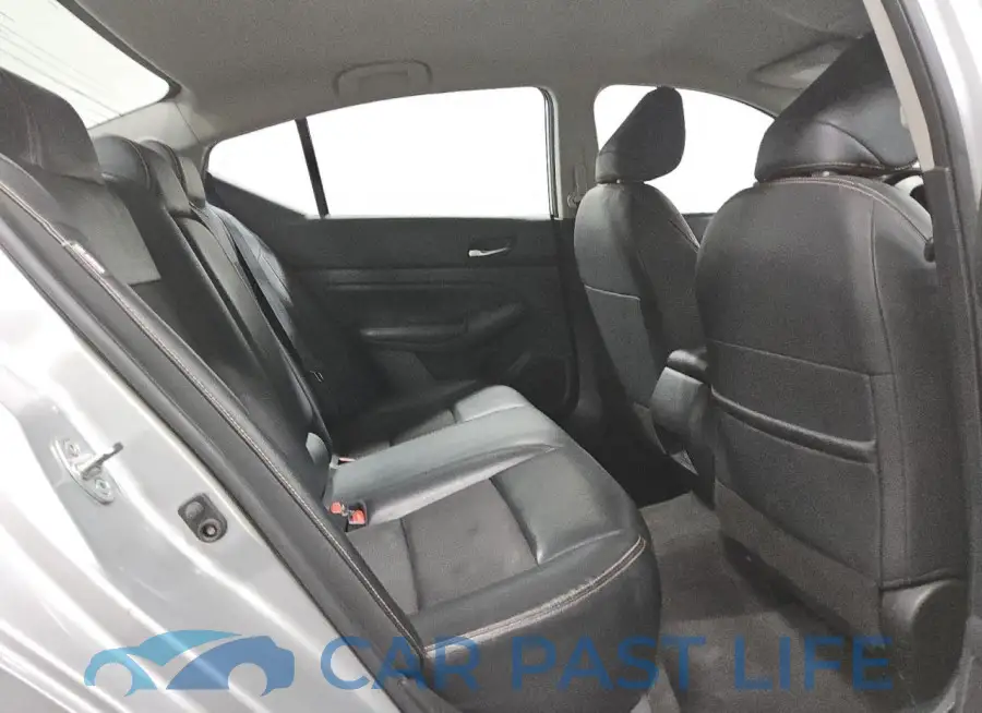 1N4BL4CV2NN311945# 10