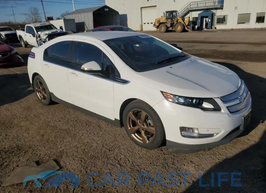 1G1RB6E41FU125132# 4