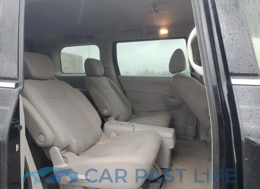 JN8AE2KP9F9133067# 11