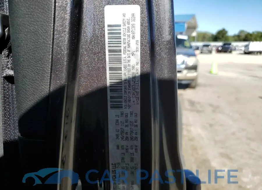 1C4HJXDG3JW238228# 12