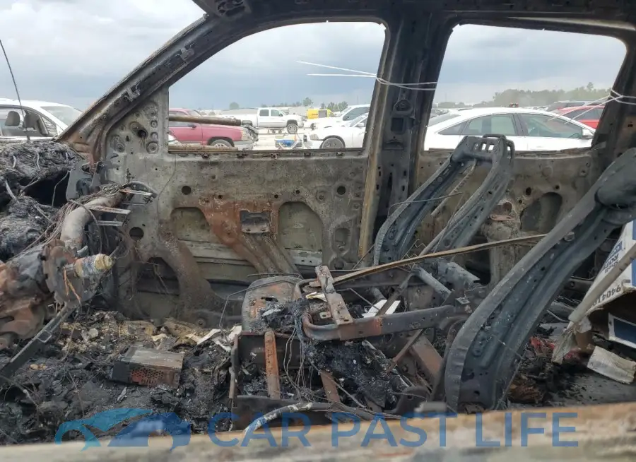 1GT12REG3JF222944# 7