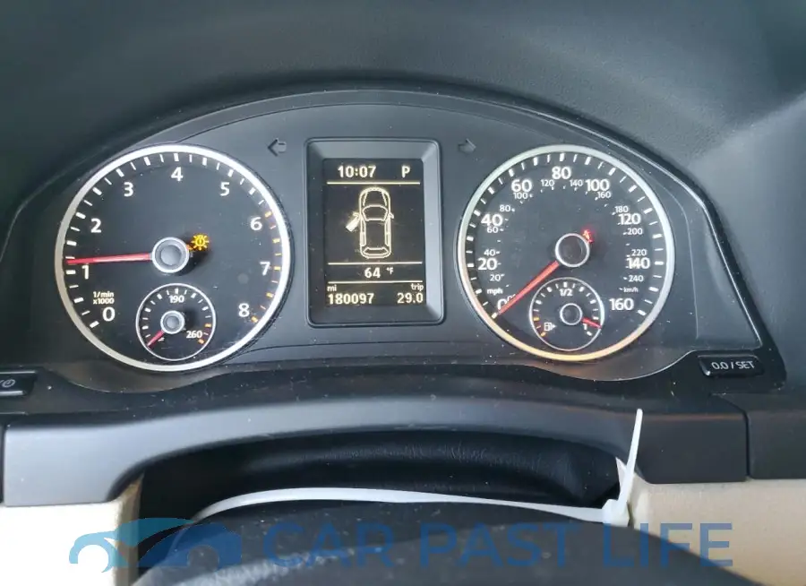 WVGAV7AX8FW568038# 9