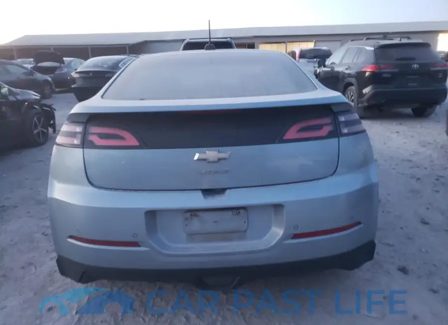 1G1RB6E48FU111695# 6