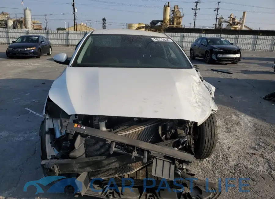 3KPF24AD0RE729570# 5