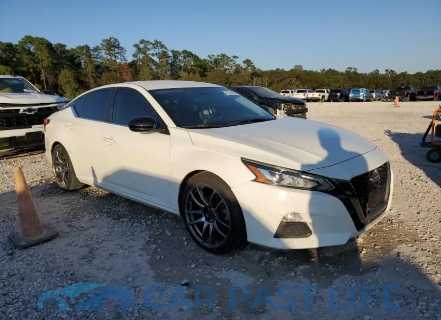 1N4BL4CV6LN301674# 4