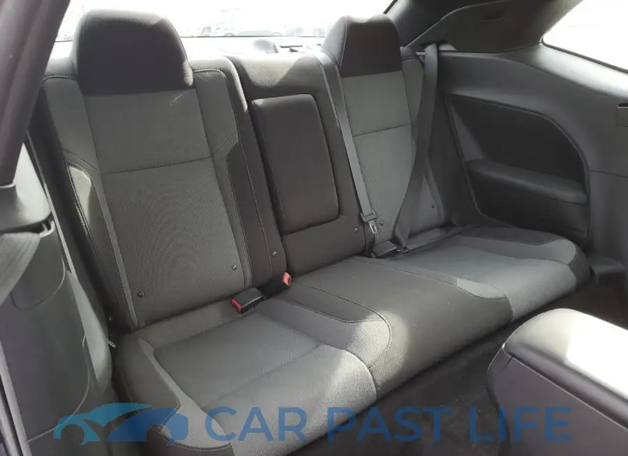 2C3CDZAG1FH702743# 10
