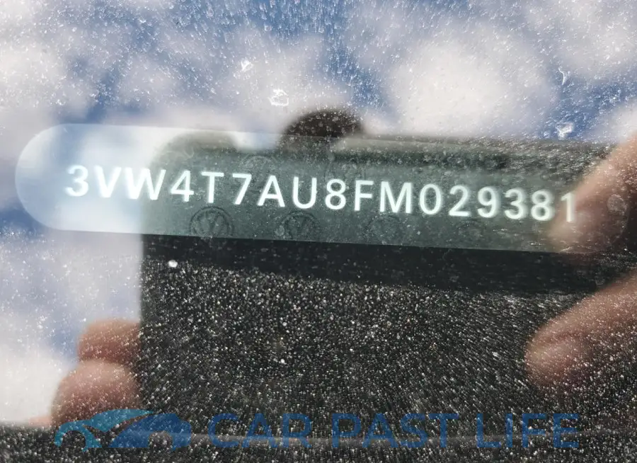 3VW4T7AU8FM029381# 12