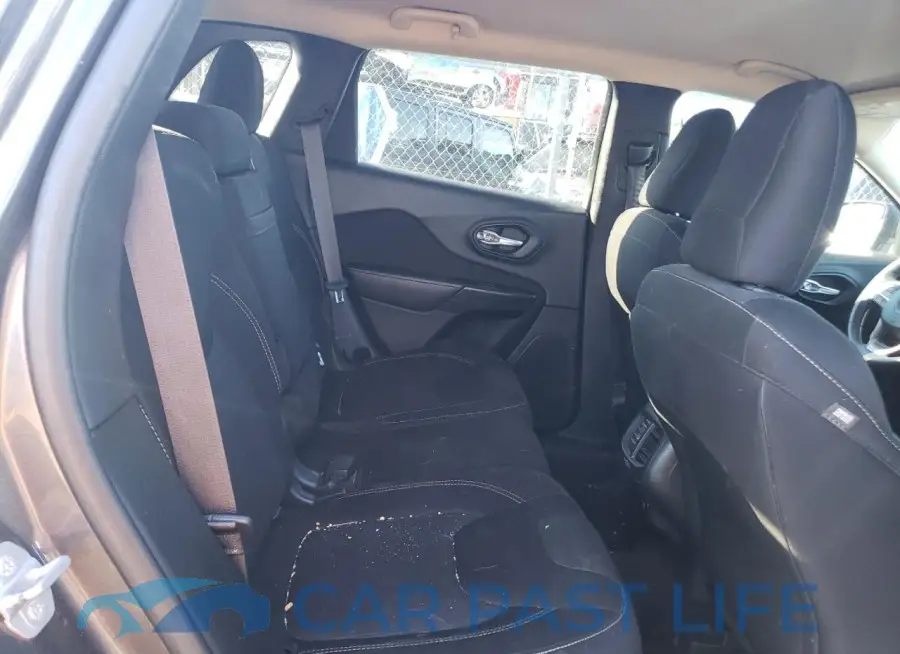 1C4PJMCB6FW551085# 11