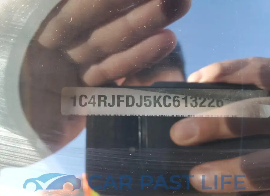 1C4RJFDJ5KC613226# 13