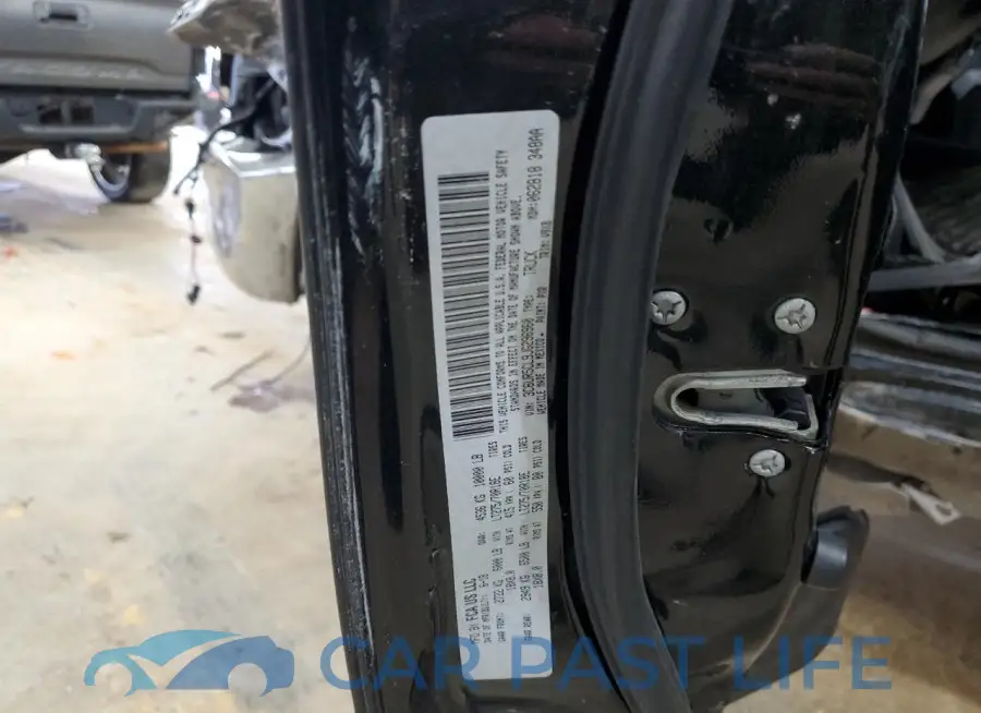 3C6UR5CL9JG296960# 12