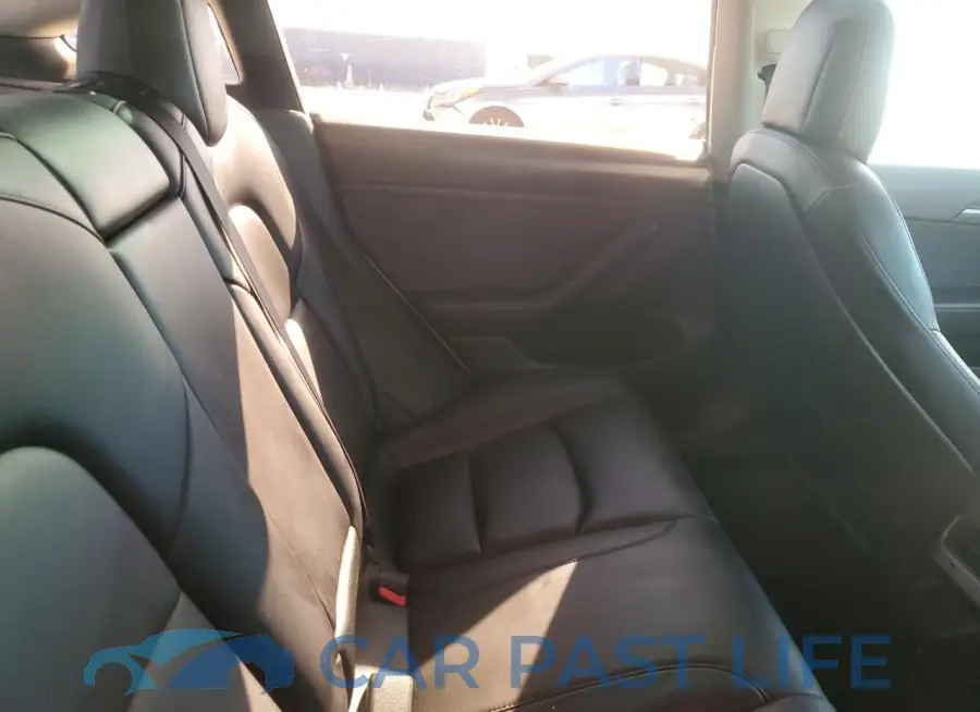 5YJ3E1EB2NF103928# 10