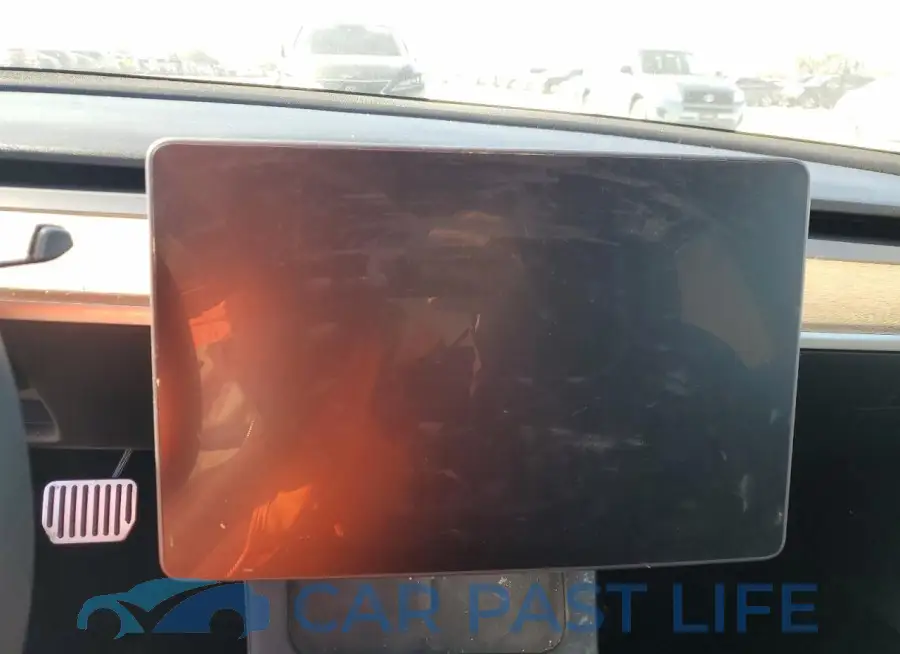 5YJ3E1EB2NF103928# 9