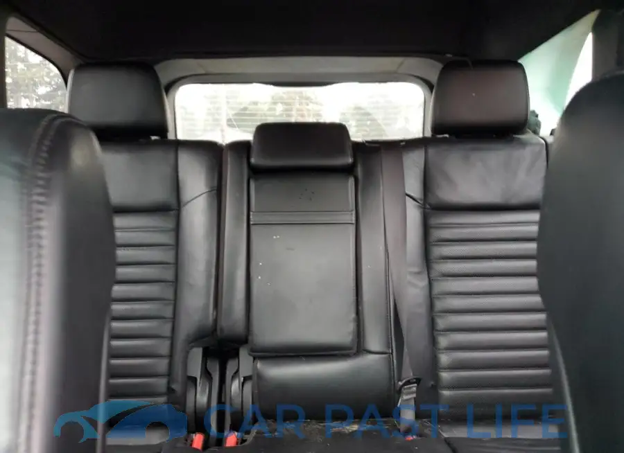 1C4RJFBG9LC137877# 10