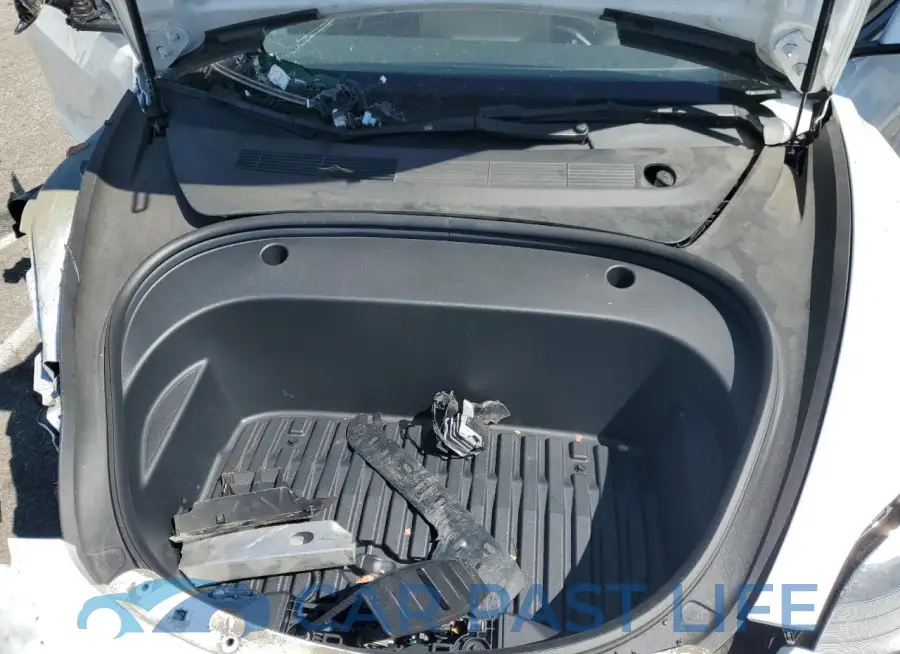 5YJ3E1EB8NF357630# 11