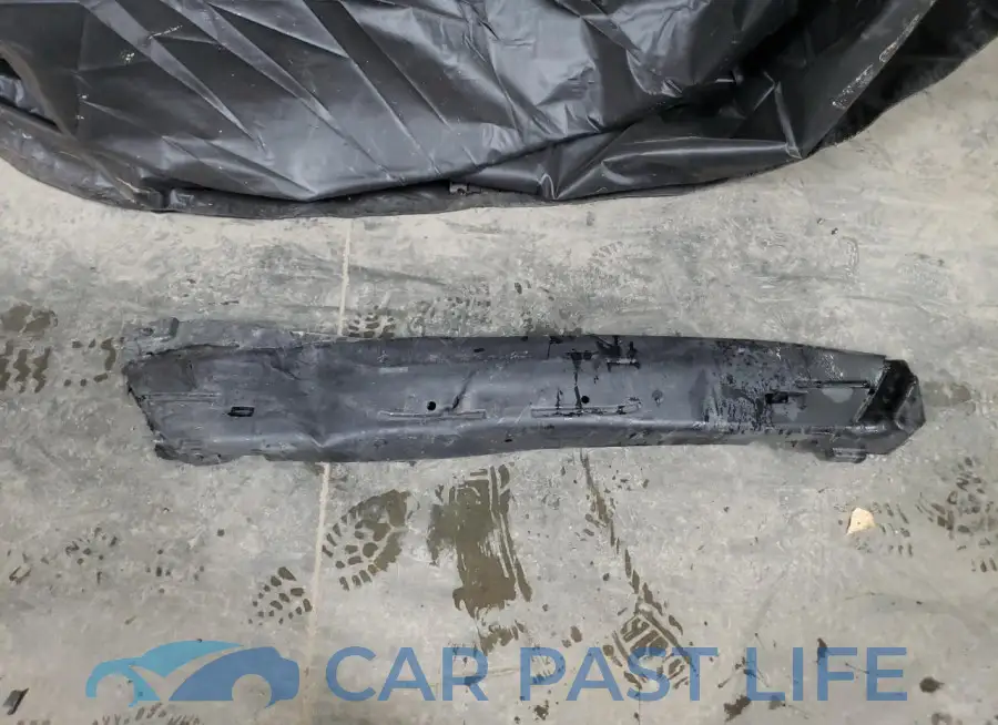 1G1ZD5STXPF203557# 12