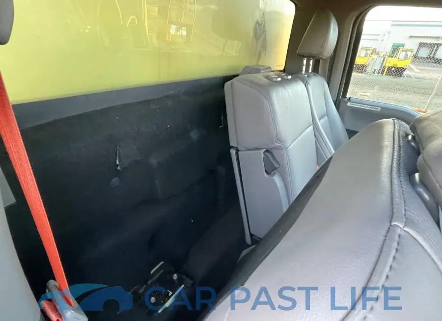 1FDUF5GY2KEE44152# 6