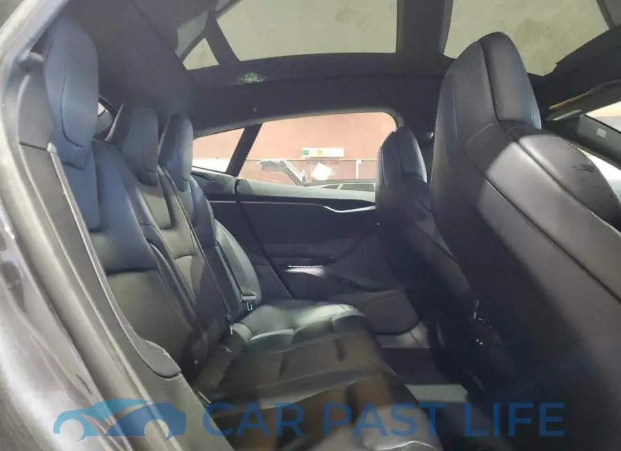 5YJSA1E20JF273853# 10