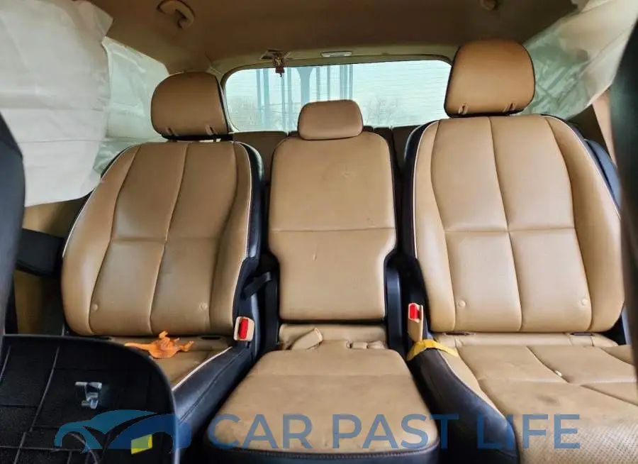 KNDMB5C13L6587678# 10