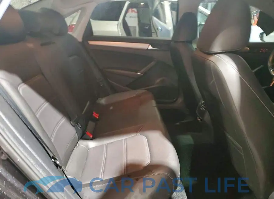 1VWSA7A33NC000598# 10