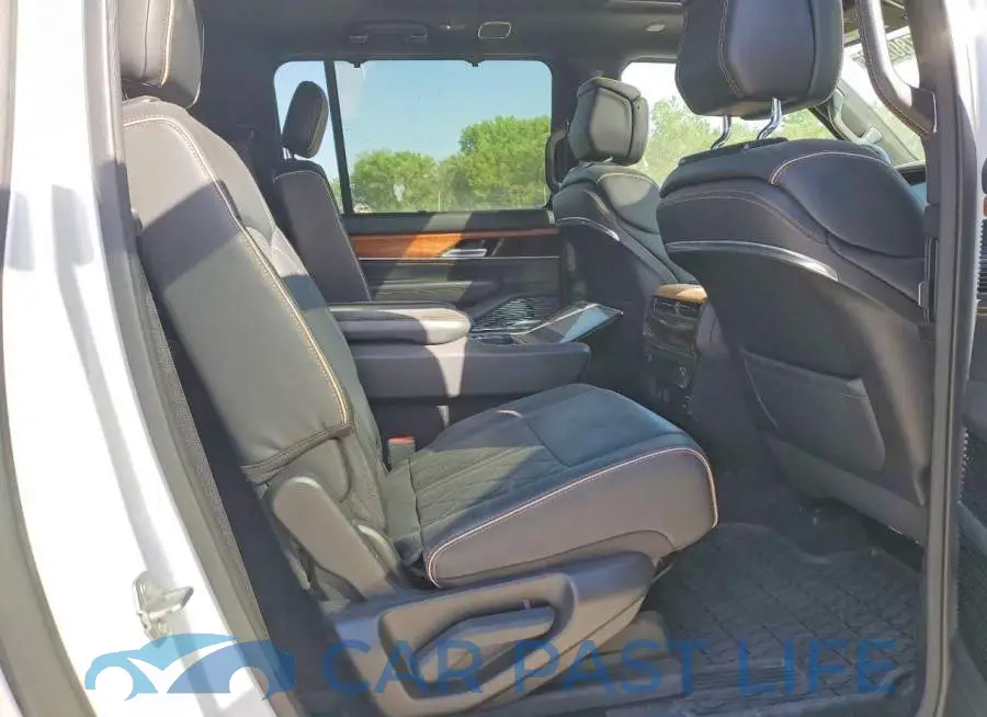 1C4SJSGP3RS186400# 11