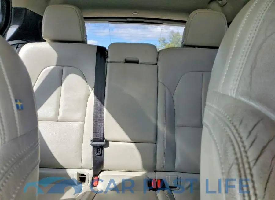 YV4AC2HK8L2264988# 10
