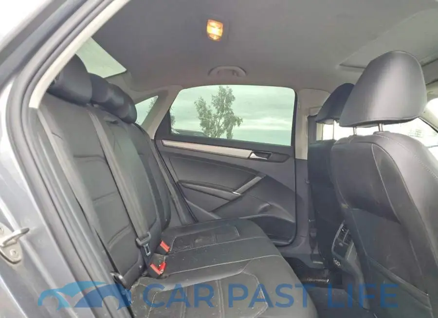 1VWSA7A33MC015813# 10