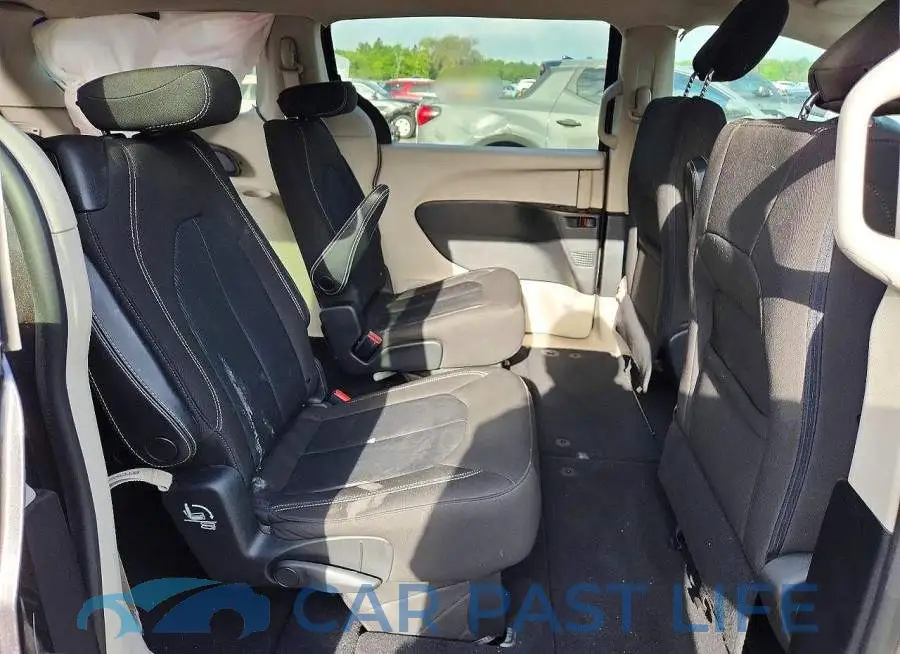 2C4RC1CG2MR555024# 11