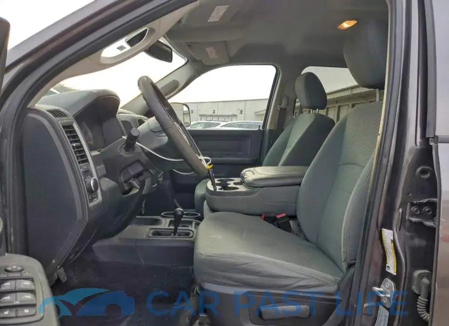 3C6UR5CJ6HG568941# 7