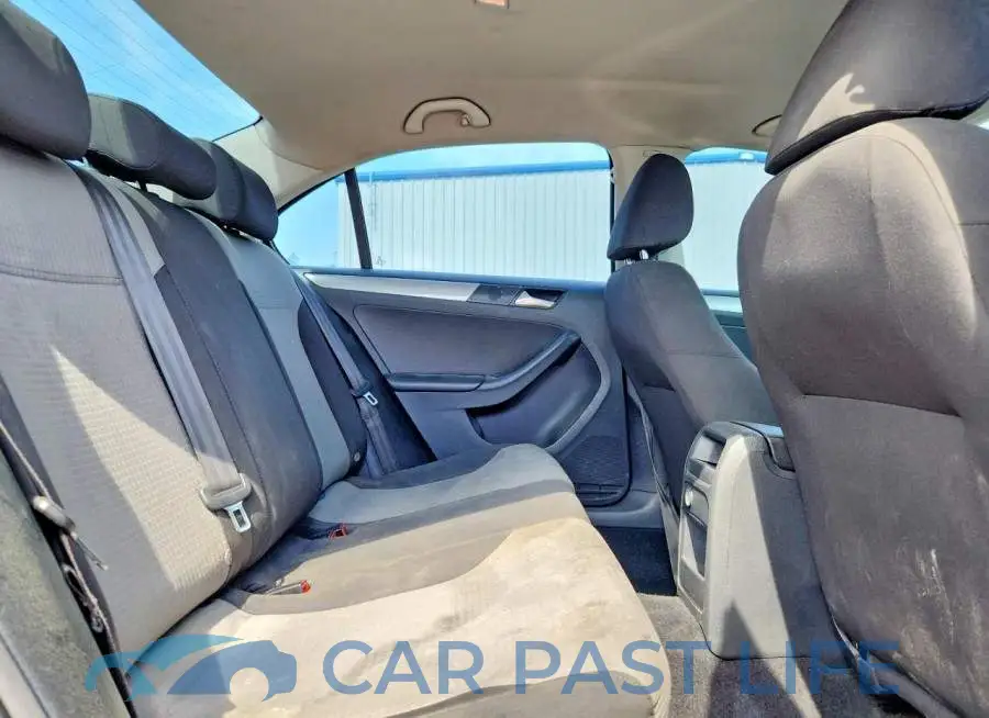 3VW2B7AJ7JM240516# 10