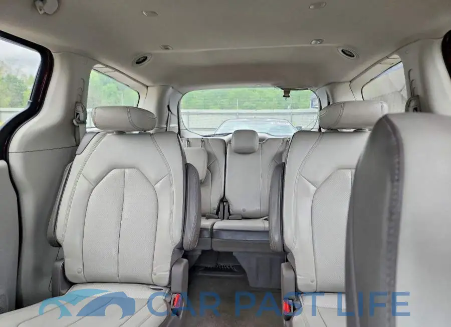 2C4RC1DG6LR262675# 10