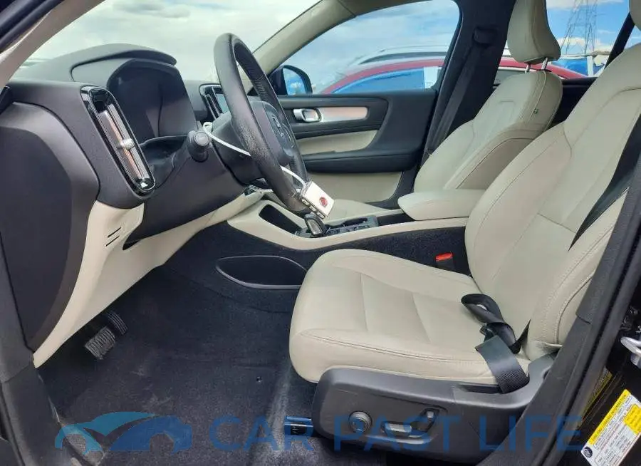YV4162UK2L2292668# 7