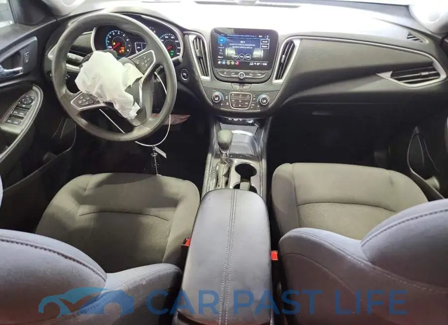 1G1ZD5ST3SF145588# 8