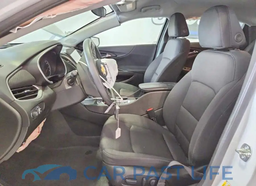 1G1ZD5ST3SF145588# 7