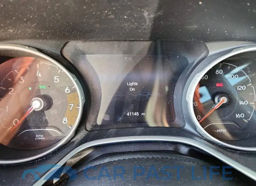 3C4NJDAB0LT174569# 9