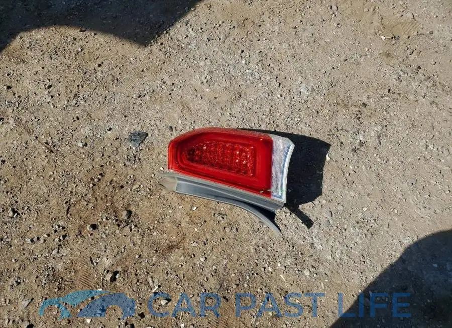 2C3CCAEG9JH296475# 12
