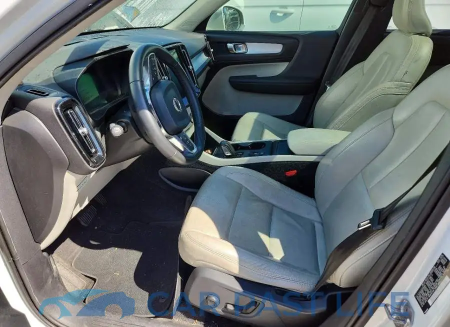 YV4162XZ8K2014946# 7