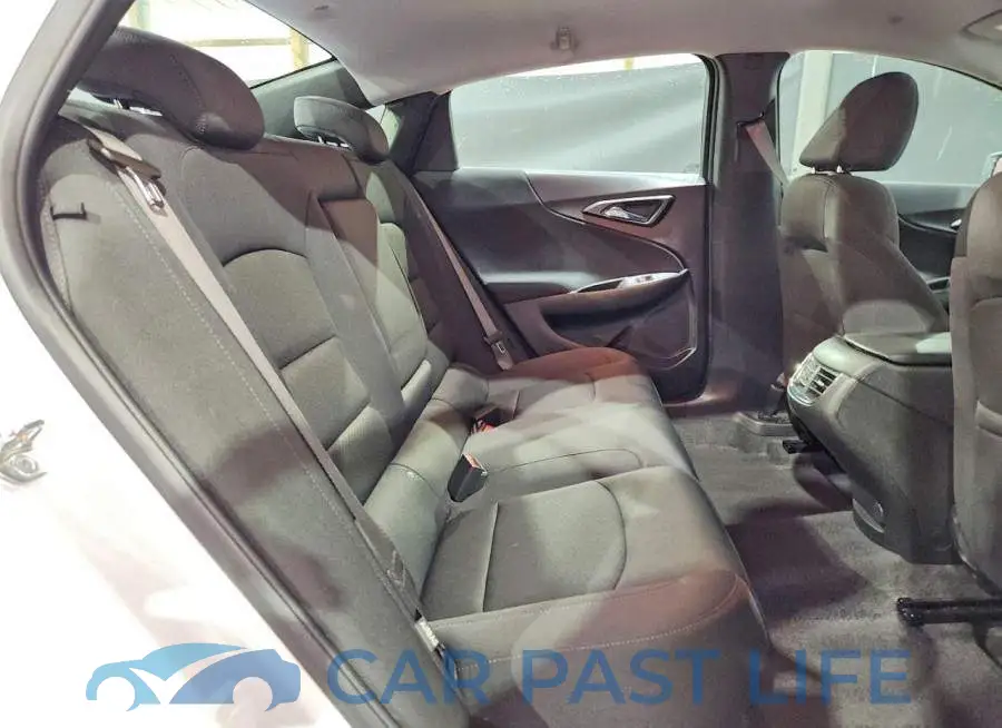 1G1ZD5ST2SF132492# 10