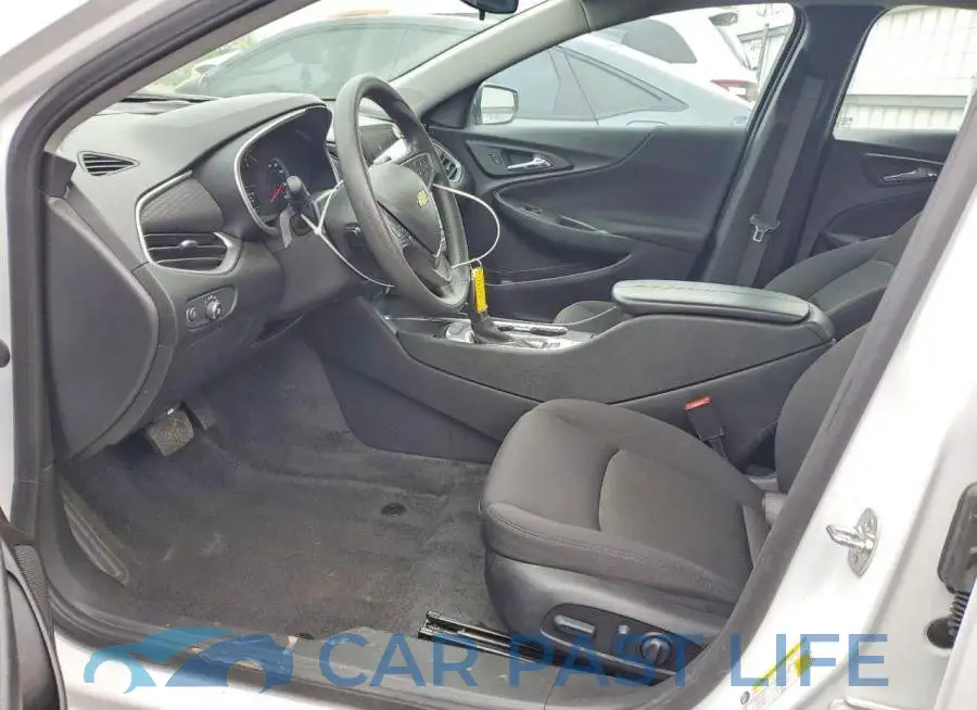 1G1ZD5ST2SF132492# 7