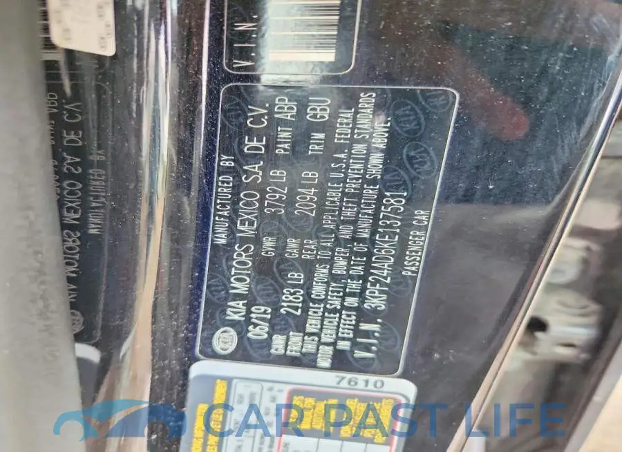 3KPF24AD6KE137581# 12