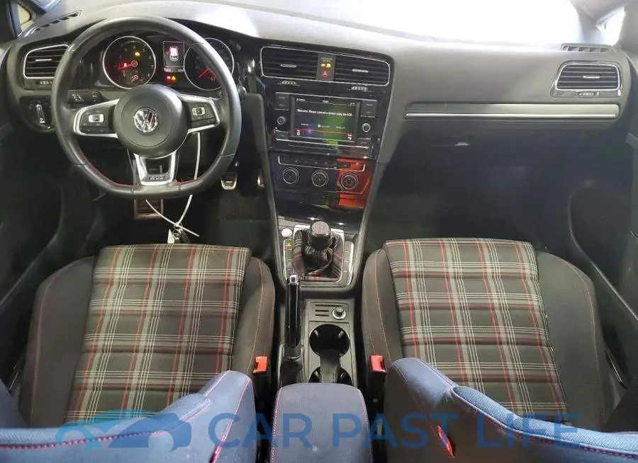 3VW5T7AU9KM008697# 8
