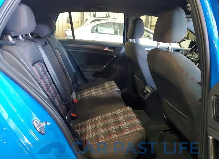 3VW5T7AU9KM008697# 10