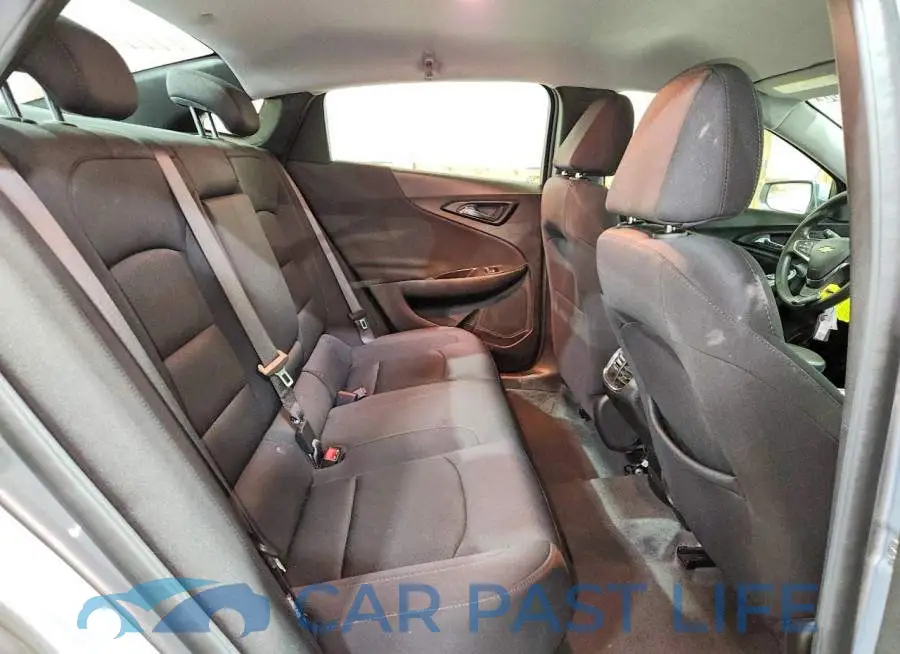 1G1ZD5ST3SF118326# 10