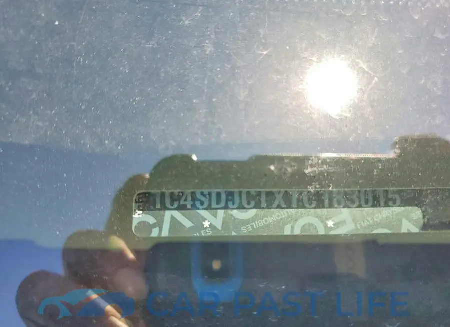 1C4SDJCTXTC183015# 14