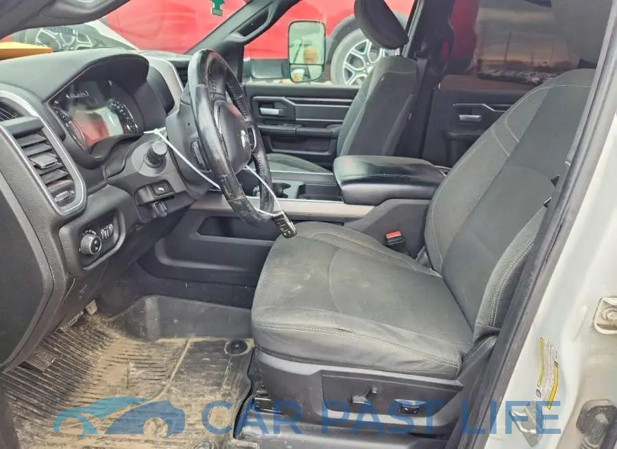 3C63RRHL4KG614965# 7