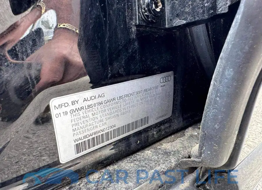 WAU8DAF85KN012304# 10
