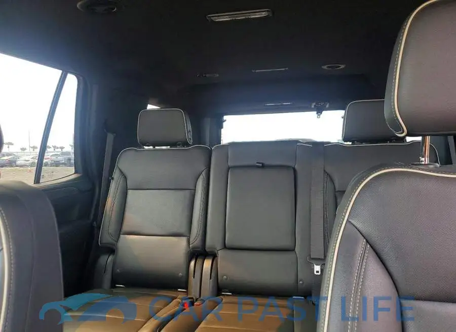 1GKS1BKT7NR112715# 10