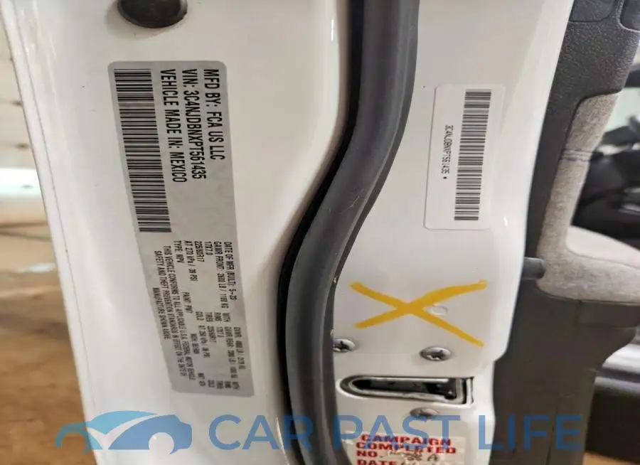 3C4NJDBNXPT561435# 14