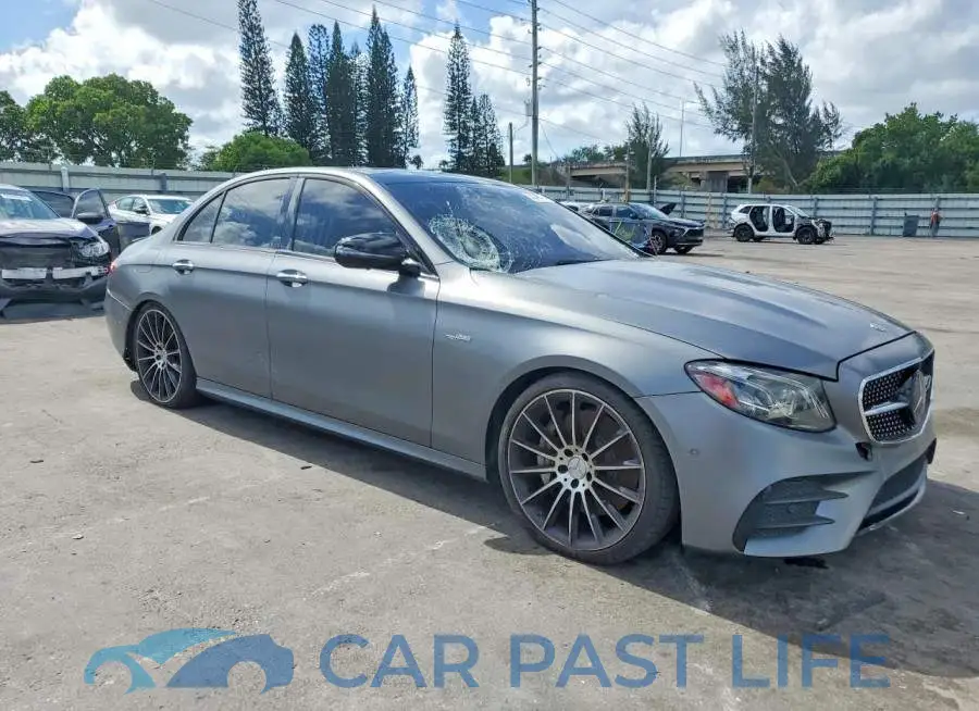 WDDZF6BB8KA570273# 4