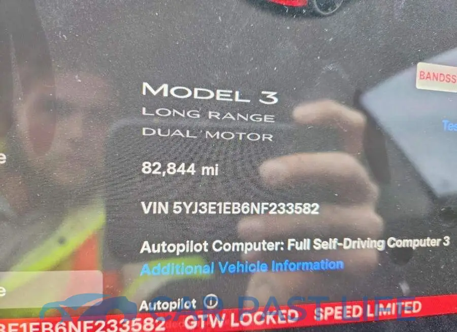5YJ3E1EB6NF233582# 9